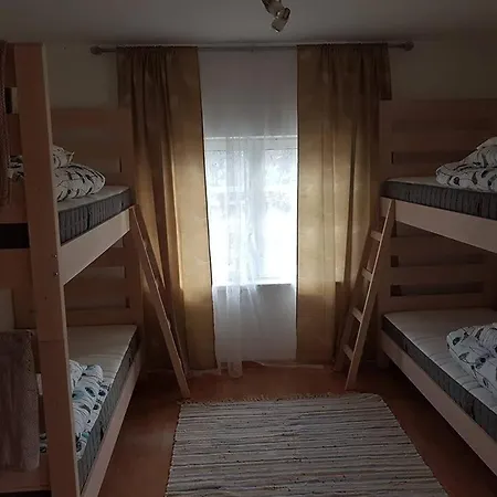 Paehni Kuelalistemaja Gostinjska kuća *